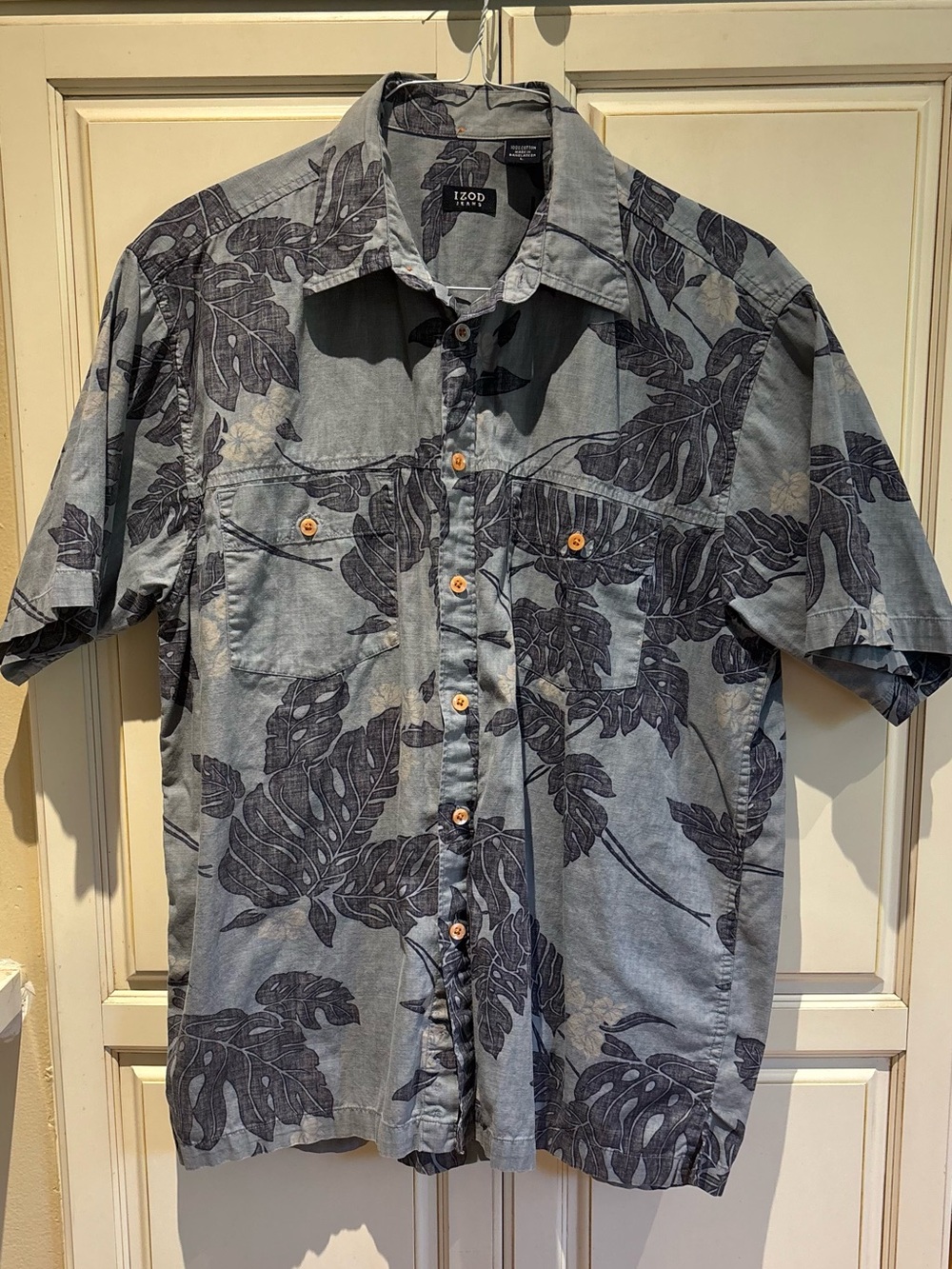IZOD Men’s Short-Sleeve Blue Leaf-Print Button-Up Shirt Hawaiian